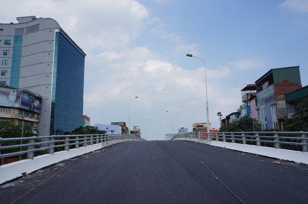 Mặt cầu đã được thảm nhựa