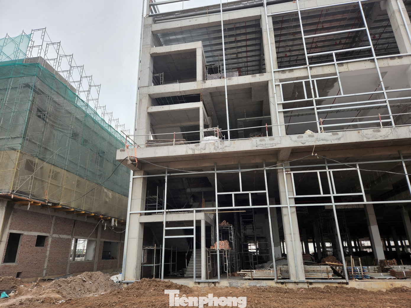 Hiện tại, Công ty CP ô tô Việt Nhật cũng đã dừng thi công, và đang hoàn thiện các thủ tục pháp lý cần thiết để thực hiện việc xin giấy phép xây dựng cho dự án. Hiện tại, Công ty CP ô tô Việt Nhật cũng đã dừng thi công, và đang hoàn thiện các thủ tục pháp lý cần thiết để thực hiện việc xin giấy phép xây dựng cho dự án.