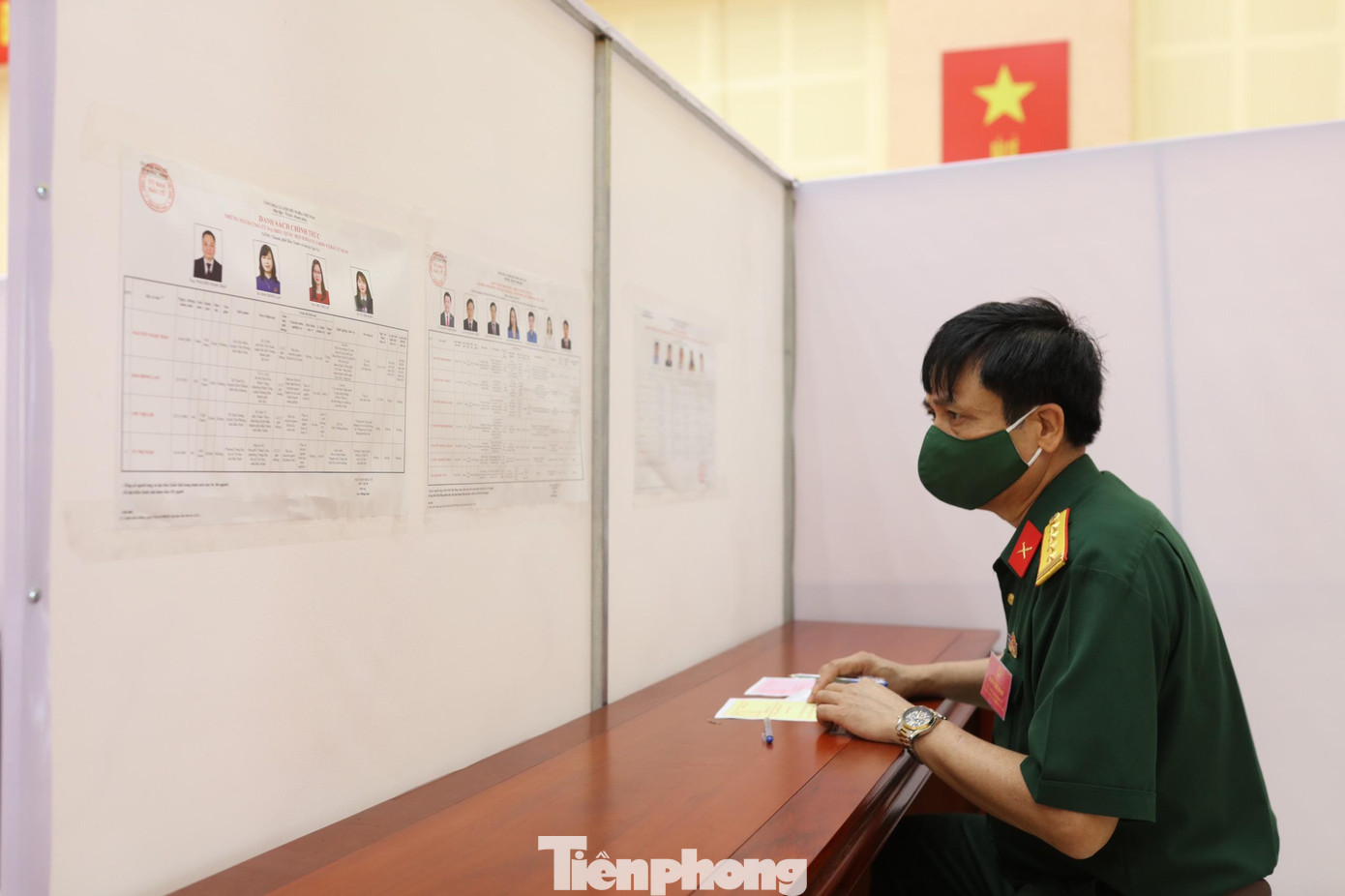 Xem lại danh sách ứng viên trước khi bầu