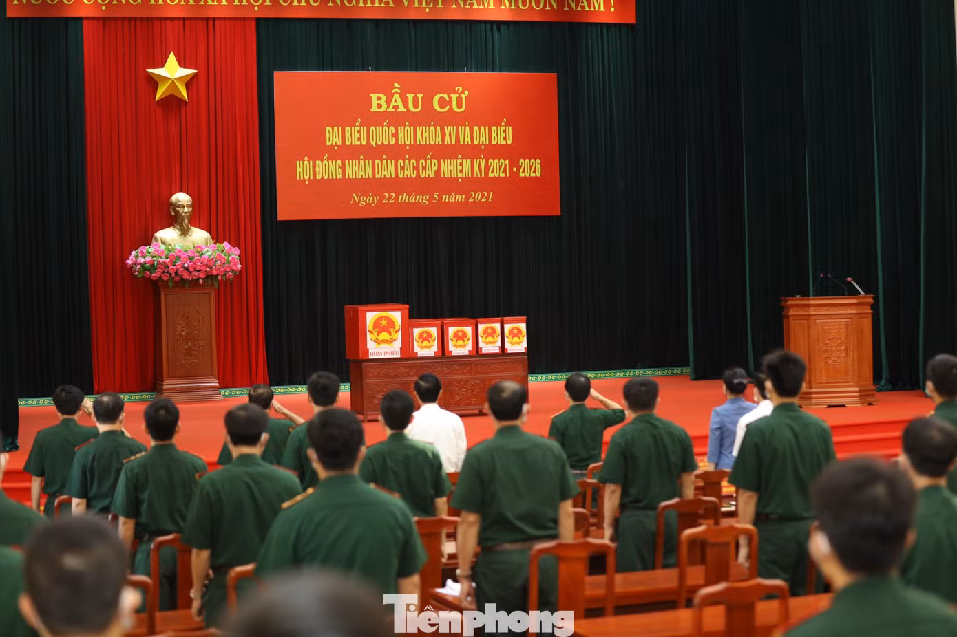 Nghi thức chào cờ trước khi khai mạc