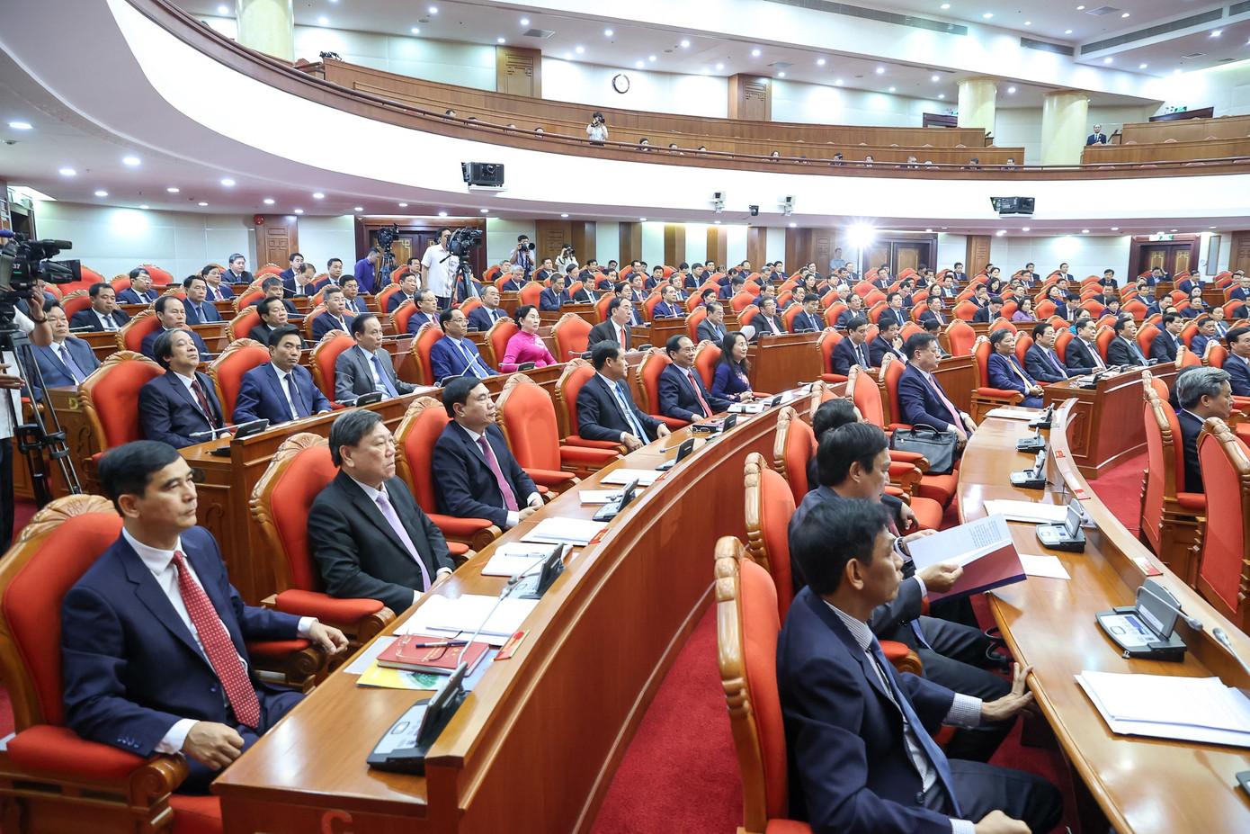 Các đại biểu tham dự Hội nghị giữa nhiệm kỳ Ban Chấp hành Trung ương Đảng khoá XIII. Ảnh Nhật Minh