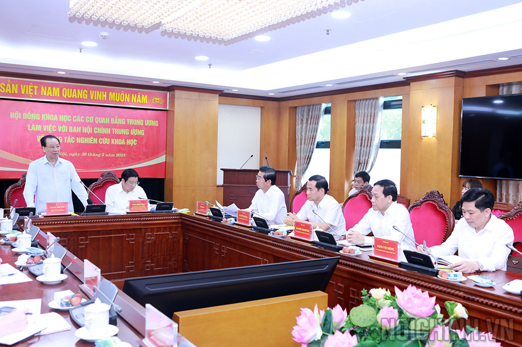 GS. TS. Phùng Hữu Phú, Chủ tịch Hội đồng Khoa học các cơ quan Đảng Trung ương phát biểu tại buổi làm việc. Ảnh: BNC GS. TS. Phùng Hữu Phú, Chủ tịch Hội đồng Khoa học các cơ quan Đảng Trung ương phát biểu tại buổi làm việc. Ảnh: BNC