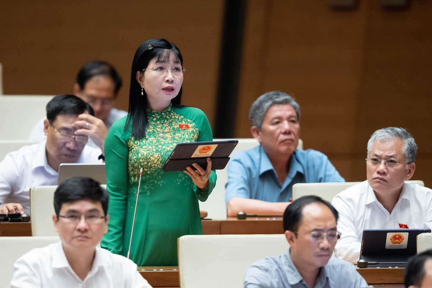 Đại biểu Quốc hội phát biểu tại kỳ họp thứ 5. Ảnh: Như Ý