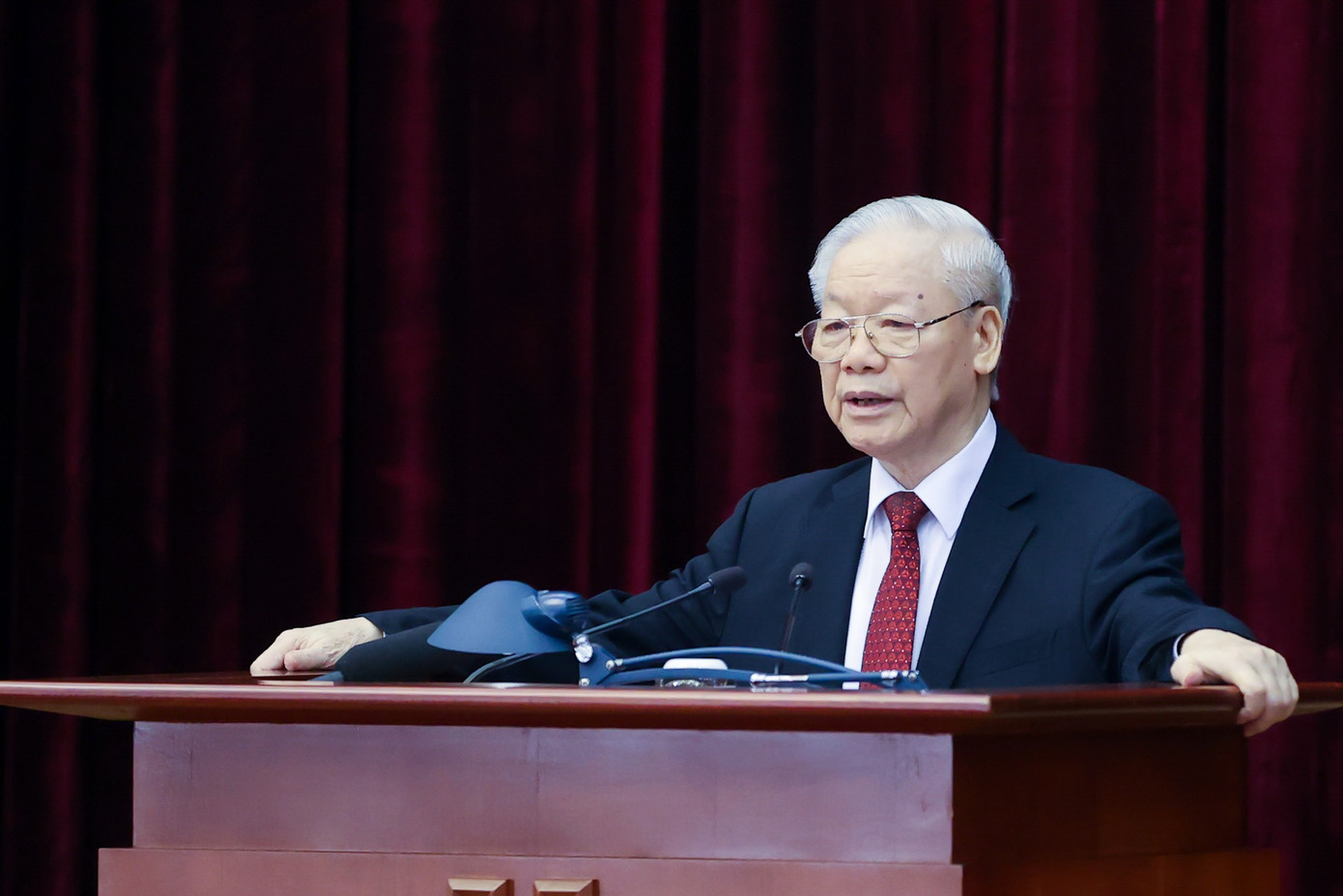 Tổng Bí thư Nguyễn Phú Trọng phát biểu bế mạc Hội nghị Ban Chấp hành Trung ương Đảng giữa nhiệm kỳ khóa XIII. Ảnh Nhật Minh Tổng Bí thư Nguyễn Phú Trọng phát biểu bế mạc Hội nghị Ban Chấp hành Trung ương Đảng giữa nhiệm kỳ khóa XIII. Ảnh Nhật Minh