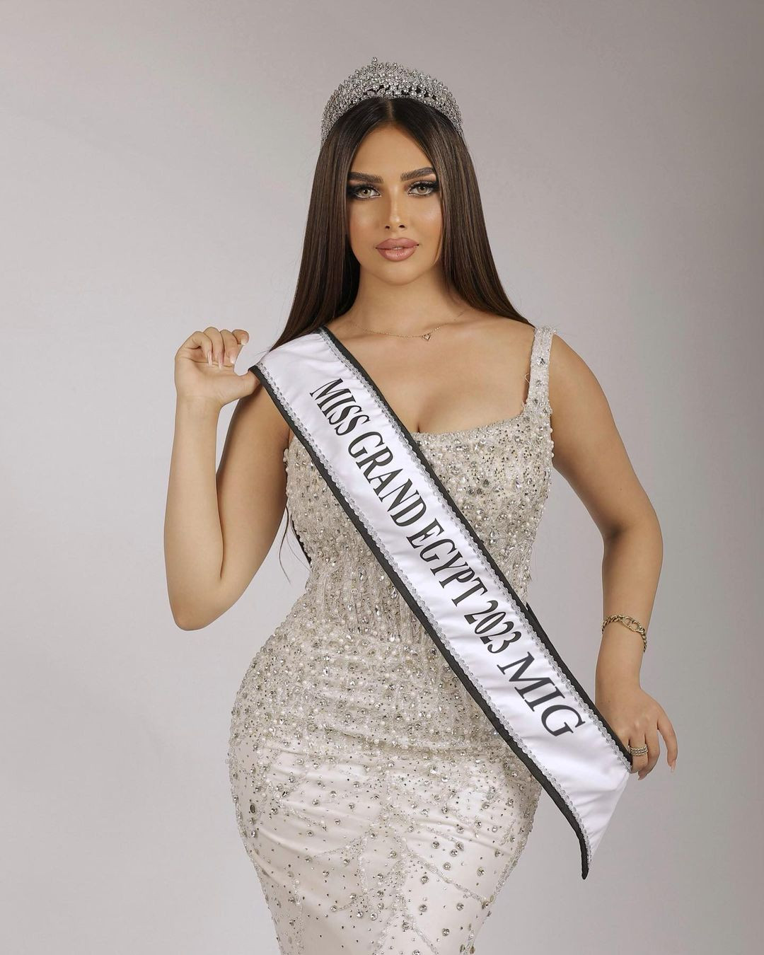 Người đẹp Ai Cập - Mariam Khatab gây tranh cãi khi từ chối trả lời phỏng vấn.