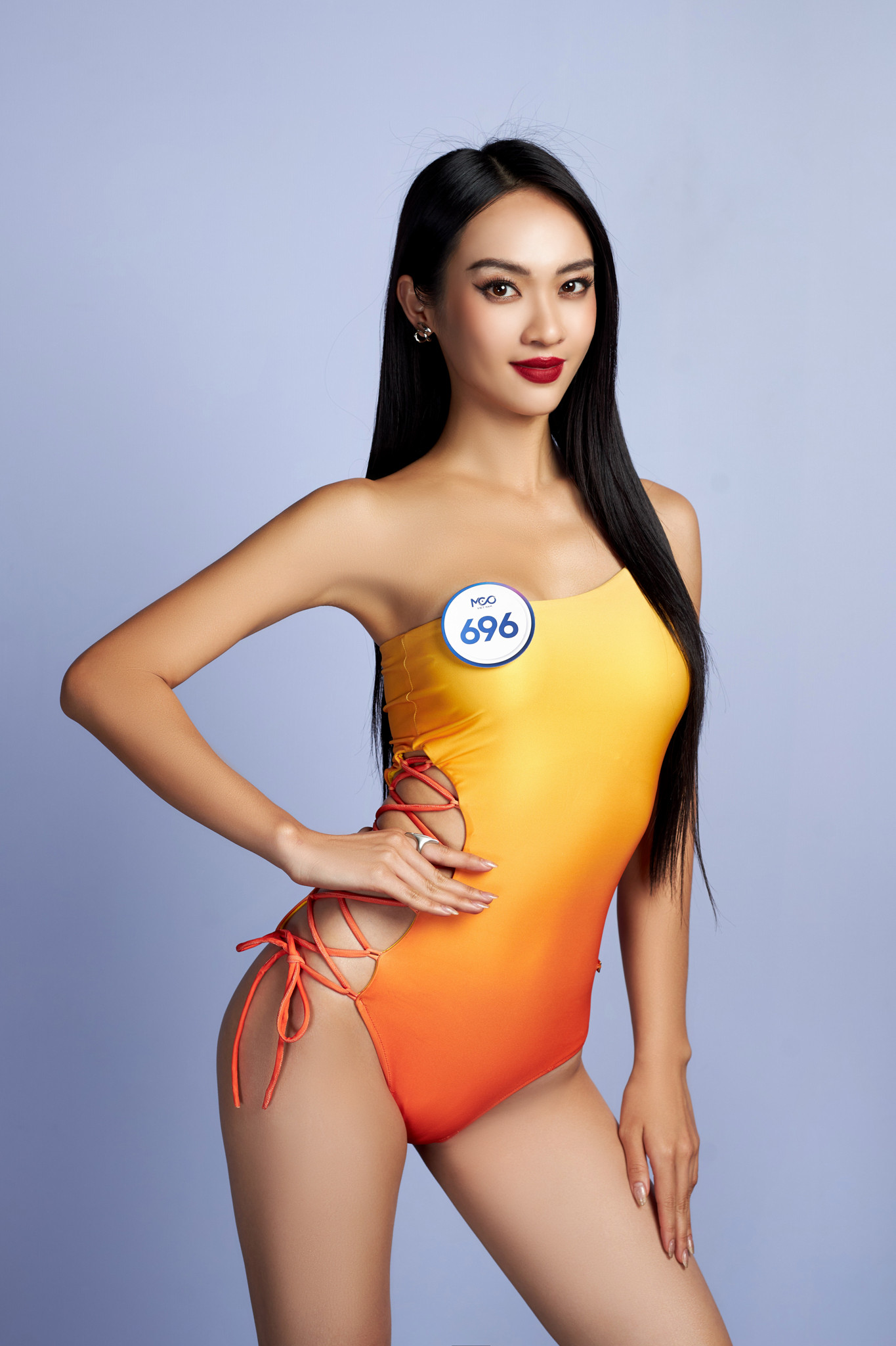 Người đẹp Vũ Thúy Quỳnh khoe vóc dáng quyến rũ. Cô từng vào Top 10 Hoa hậu Hoàn vũ Việt Nam 2022 và hiện là một trong 8 thí sinh vào chung kết The New Mentor.