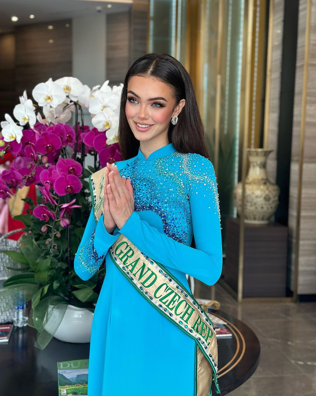 Người đẹp Cộng hoà Czech được đánh giá là nhân tố mới gây chú ý ở cuộc thi năm nay. Sophia Osako tròn 18 tuổi, có chiều cao 1,8 m và vẻ đẹp quyến rũ, cá tính đậm chất mẫu. Sophia Osako lai dòng máu Nhật Bản nên bên cạnh nét đẹp phương tây hiện đại, cô cũng có nhan sắc bí ẩn đậm chất Á đông.