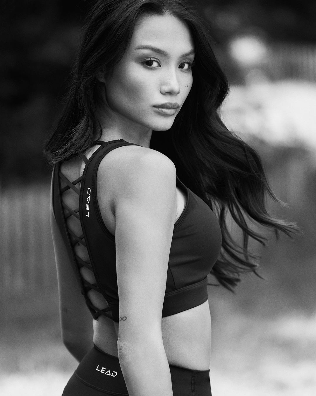 Trong đêm chung kết Hoa hậu Mỹ 2023, ngoài giải Á hậu 1, cô còn được trao giải trang phục dân tộc đẹp nhất.