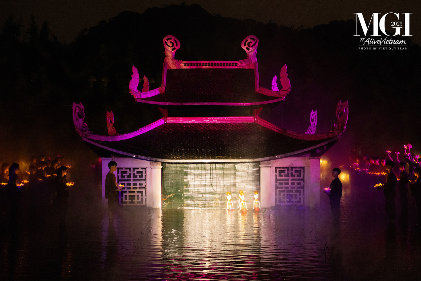 Sau đêm diễn, ông Nawat - chủ tịch cuộc thi Miss Grand International đã dành nhiều lời khen ngợi cho vở kịch Tinh hoa Bắc bộ. "Nếu có dịp đến Hà Nội, du khách hãy đến đây và thưởng thức một lần trong đời. Một lần nữa phải khen show diễn rất tuyệt vời” - Chủ tịch Miss Grand International nói.