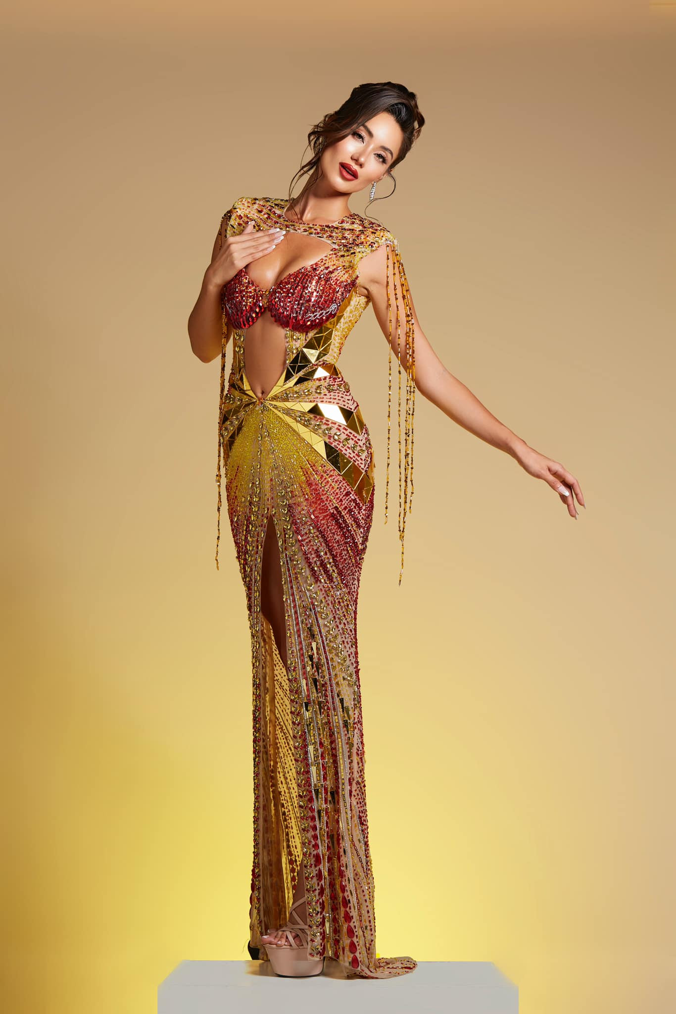 Do hồi hộp và không rành tiếng Việt nên câu trả lời ứng xử của Lydie chưa thực sự ghi dấu ấn. Tuy vậy, thành tích top 5 được xem là thành công của cô gái lần đầu bỡ ngỡ thi nhan sắc.