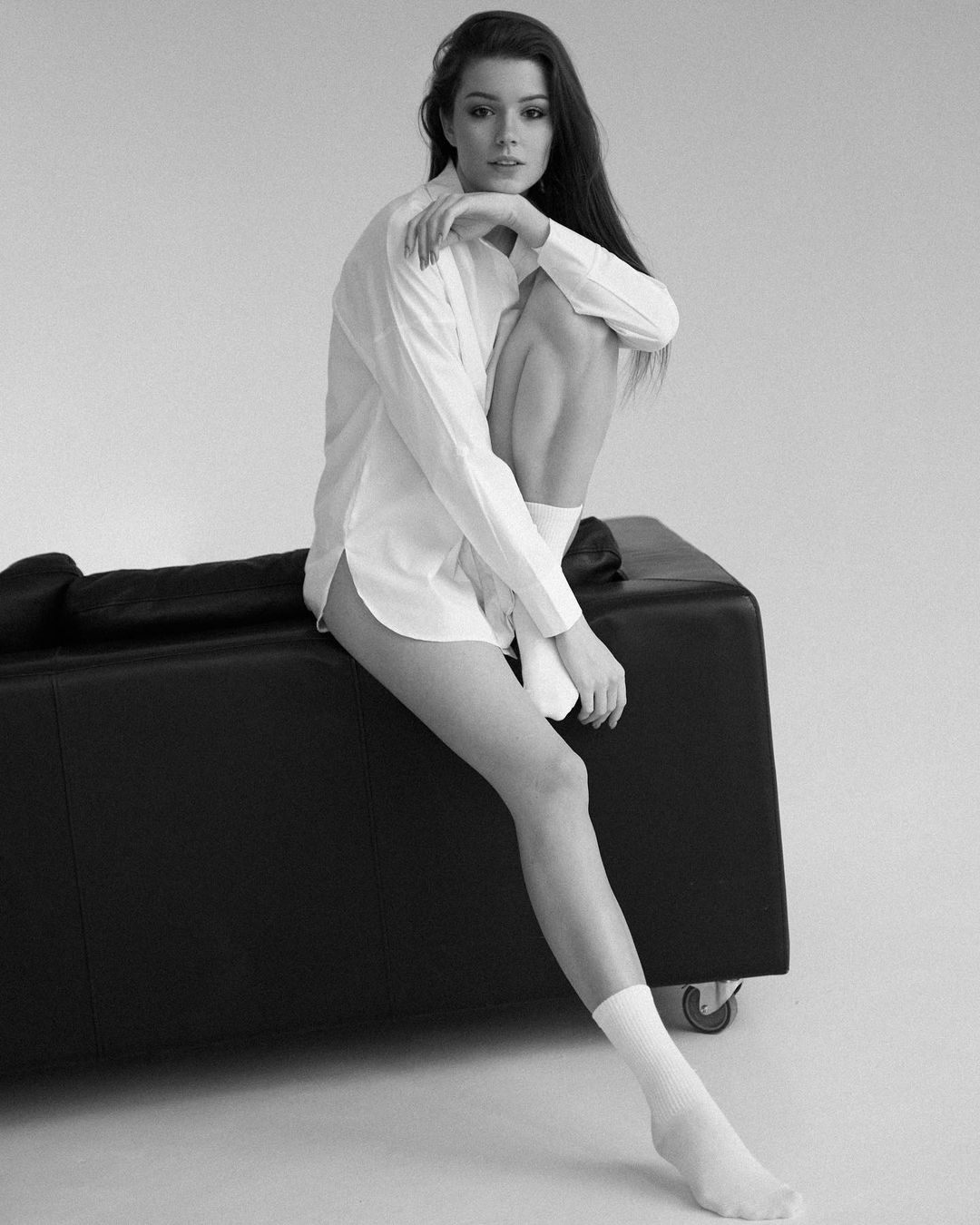 Dù có số lượng thí sinh đăng ký dự thi đông nhưng cuộc thi Hoa hậu Nga năm nay có quy chế rất khắt khe. Theo đó, thí sinh tham gia cuộc thi năm nay được yêu cầu phải có chiều cao tối thiểu 1,73 m. Bên cạnh đó, quy định về độ tuổi dự thi Hoa hậu Nga 2023 cũng gây tranh cãi. Theo đó, thí sinh phải nằm trong độ tuổi từ 17 đến 23 tuổi.