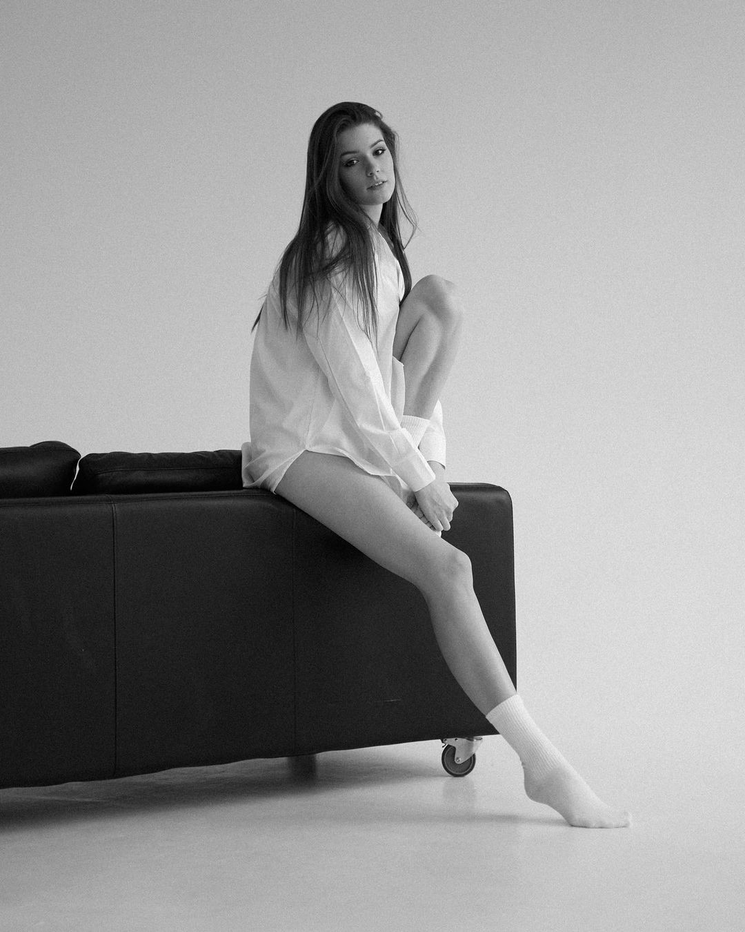 Dù có số lượng thí sinh đăng ký dự thi đông nhưng cuộc thi Hoa hậu Nga năm nay có quy chế rất khắt khe. Theo đó, thí sinh tham gia cuộc thi năm nay được yêu cầu phải có chiều cao tối thiểu 1,73 m. Bên cạnh đó, quy định về độ tuổi dự thi Hoa hậu Nga 2023 cũng gây tranh cãi. Theo đó, thí sinh phải nằm trong độ tuổi từ 17 đến 23 tuổi.