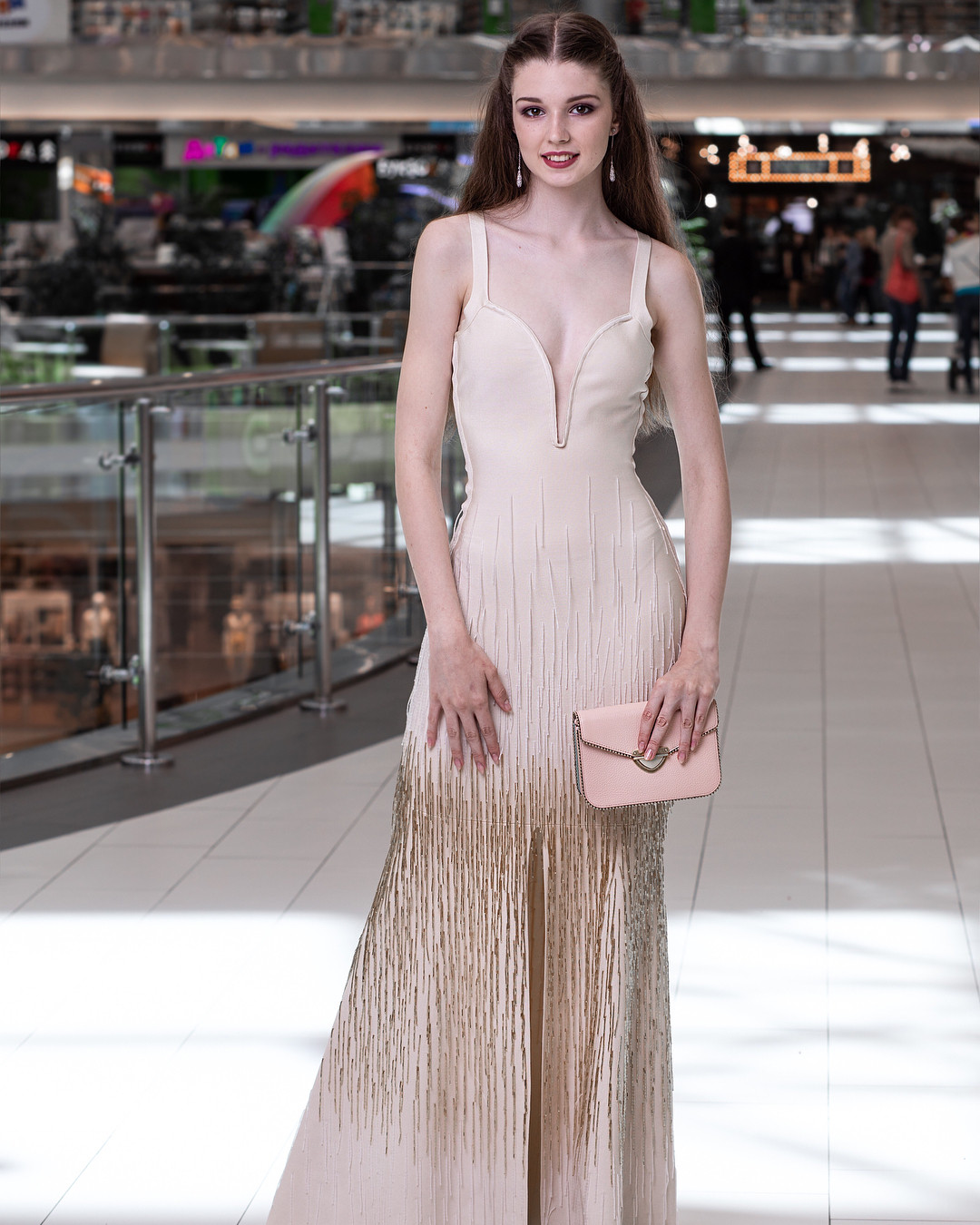 Theo giới thiệu của ban tổ chức, Hoa hậu Nga là niềm tự hào dân tộc của nước Nga. Thí sinh Hoa hậu Nga là những phụ nữ trẻ thành đạt, luôn nỗ lực để trở nên tự tin, duyên dáng, thanh lịch, lôi cuốn và danh dự khi đại diện cho đất nước mình.