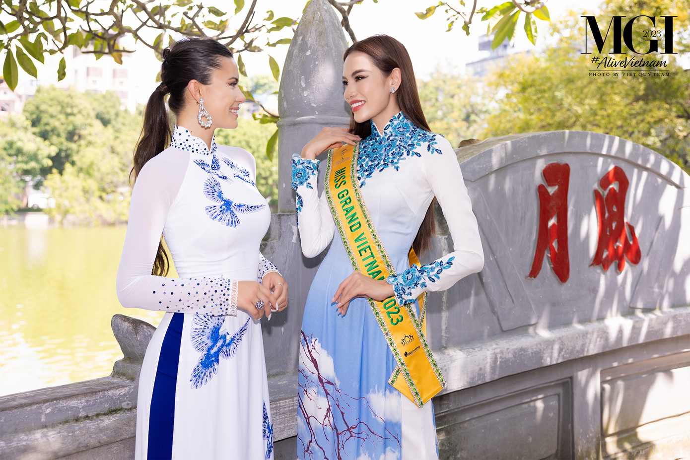 Các thí sinh bày tỏ niềm yêu thích với áo dài truyền thống Việt Nam. Họ đều cho rằng bên cạnh nét thanh lịch, kín đáo, áo dài cũng tôn lên vóc dáng, sự nữ tính và tự tin cho người mặc.