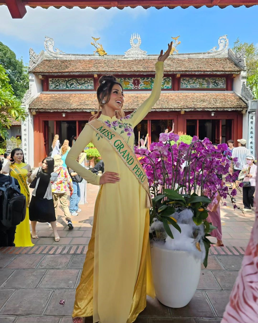 Luciana Fuster là ứng viên nổi bật của khu vực Mỹ Latinh. Người đẹp năm nay 23 tuổi, cao 1,71 m, là diễn viên, người mẫu nổi tiếng tại Peru. Luciana Fuster có hơn 4,5 triệu theo dõi trên trang cá nhân, nhiều hơn cả lượng người follow của trang chủ Miss Grand International.