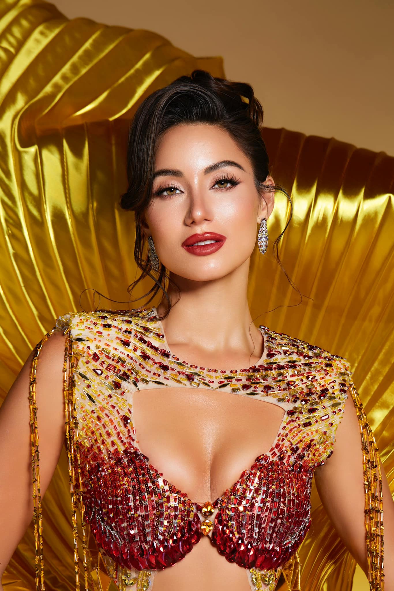 Do hồi hộp và không rành tiếng Việt nên câu trả lời ứng xử của Lydie chưa thực sự ghi dấu ấn. Tuy vậy, thành tích top 5 được xem là thành công của cô gái lần đầu bỡ ngỡ thi nhan sắc.