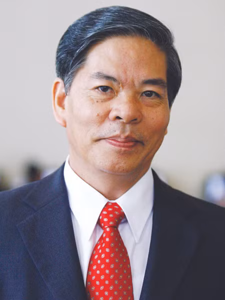 Bộ trưởng Tài nguyên - Môi trường Nguyễn Minh Quang (58 tuổi), quê Hà Tĩnh, Kỹ sư (ngành nông nghiệp), Ủy viên Trung ương Đảng