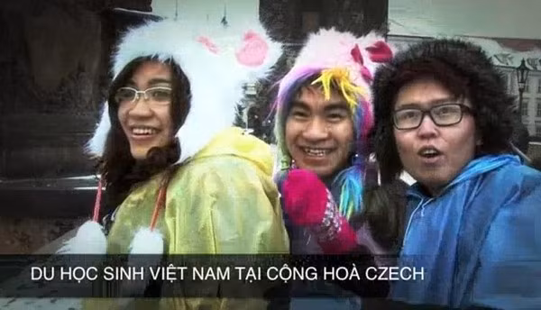 Du học sinh tại Cộng hòa Czech gửi lời chúc Tết qua video clip