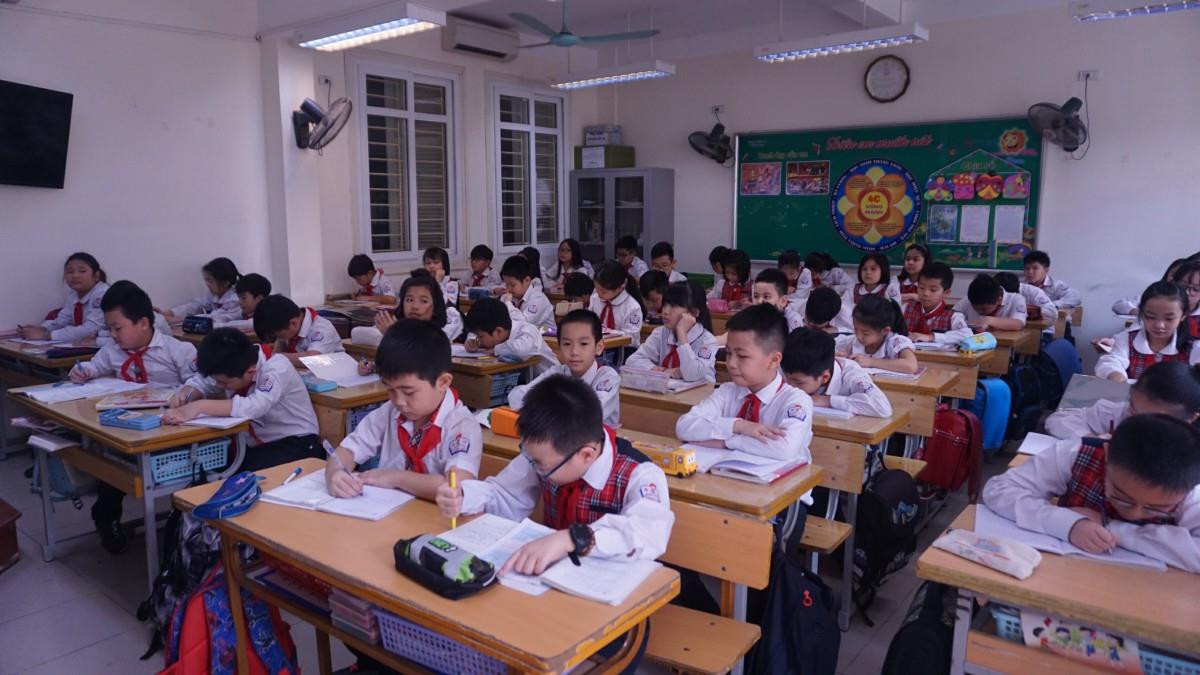 Đột nhập lớp học 'hai cao thủ' tặng hoa Chủ tịch Kim Jong-un ảnh 11