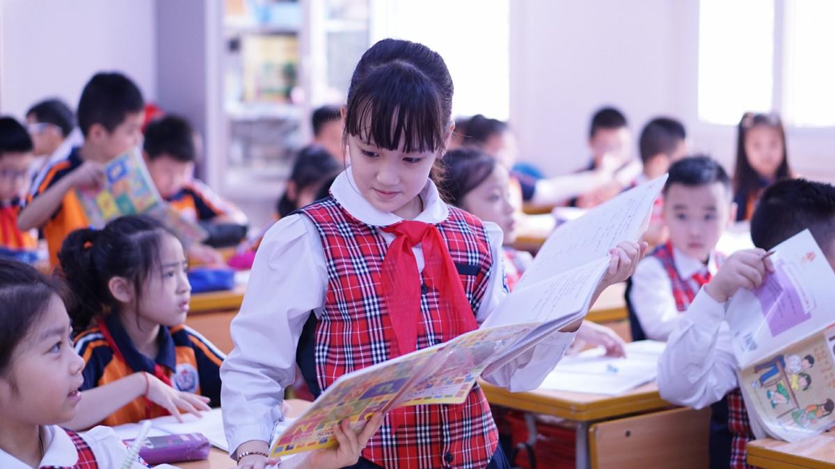 Đột nhập lớp học 'hai cao thủ' tặng hoa Chủ tịch Kim Jong-un ảnh 2