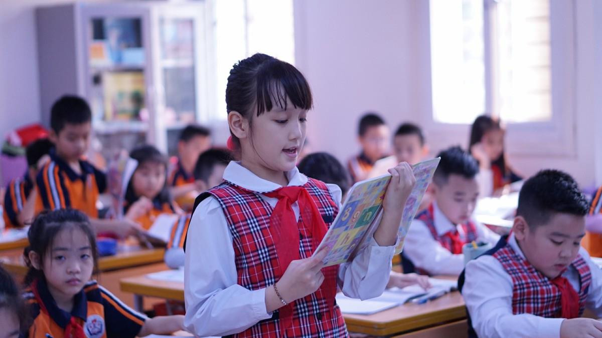 Đột nhập lớp học 'hai cao thủ' tặng hoa Chủ tịch Kim Jong-un ảnh 7