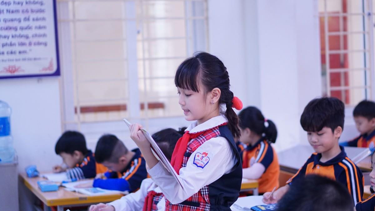 Đột nhập lớp học 'hai cao thủ' tặng hoa Chủ tịch Kim Jong-un ảnh 10