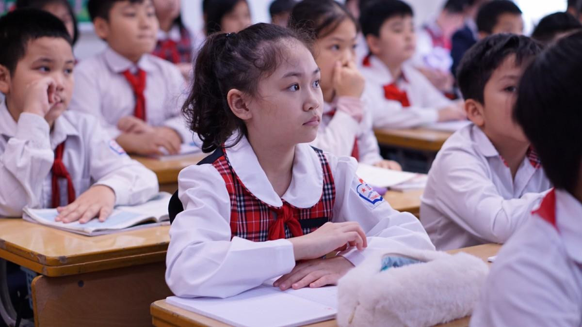 Đột nhập lớp học 'hai cao thủ' tặng hoa Chủ tịch Kim Jong-un ảnh 4