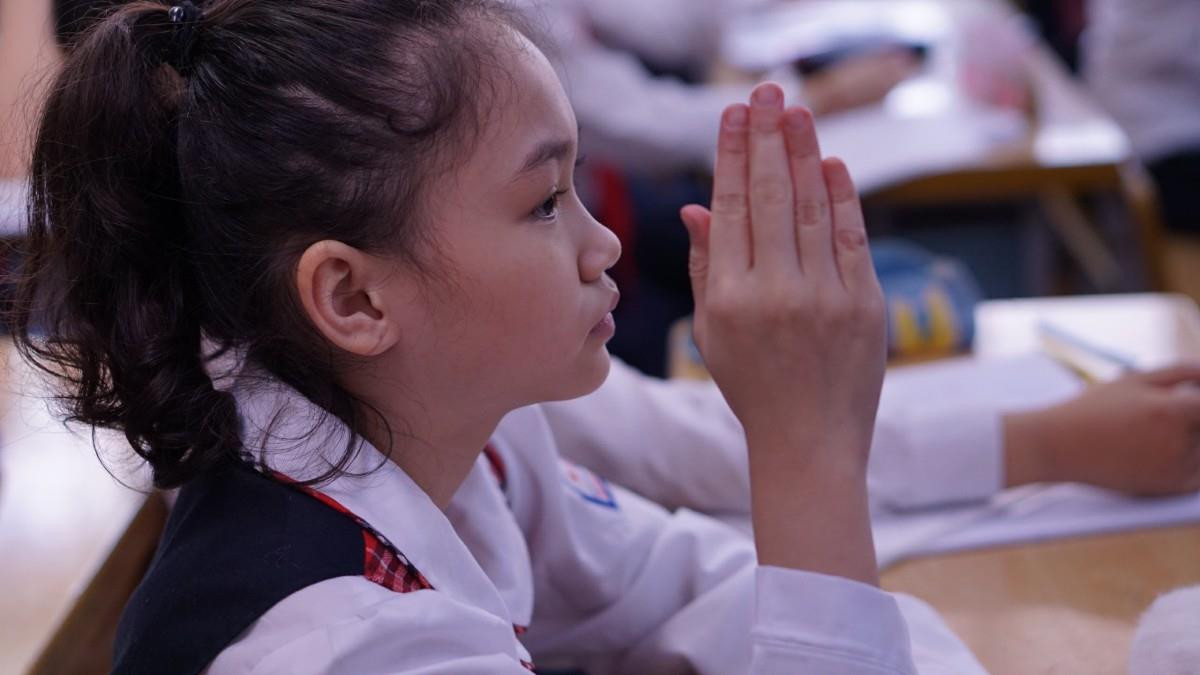 Đột nhập lớp học 'hai cao thủ' tặng hoa Chủ tịch Kim Jong-un ảnh 3