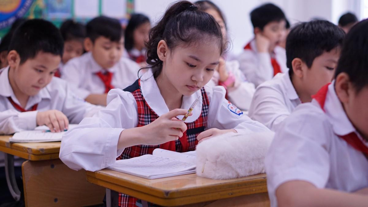 Đột nhập lớp học 'hai cao thủ' tặng hoa Chủ tịch Kim Jong-un ảnh 5