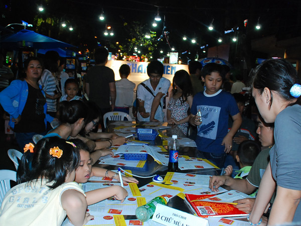 Những gian hàng như vẽ tranh miễn phí