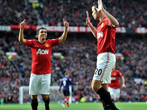 Van Persie ghi bàn vào lưới đội bóng cũ nhưng không ăn mừng