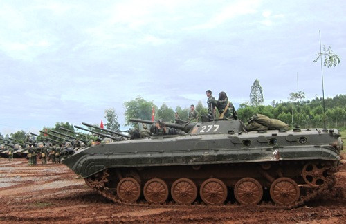 Đưa xe về vị trí tập kết sau khi hoàn thành nhiệm vụ diễn tập