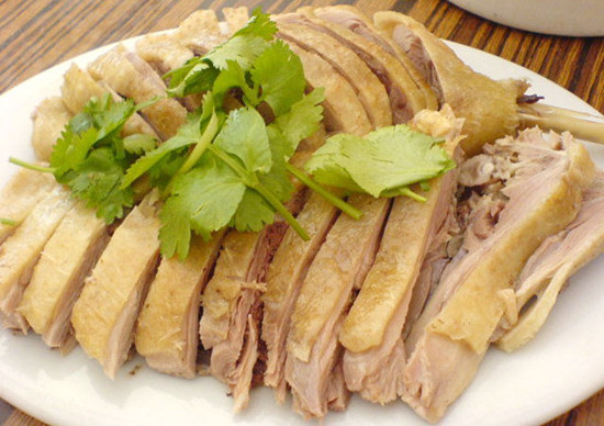 Thịt vịt luộc tưởng đơn giản nhưng phải biết mẹo mới ngon và mềm được. Ảnh: amthuc.