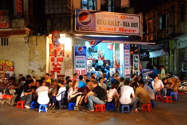 Những món ăn nhắc là biết tên phố của Hà Nội ảnh 1