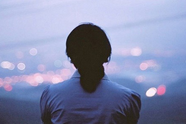 Chồng vừa mất, mẹ chồng đã đòi sổ đỏ - 1