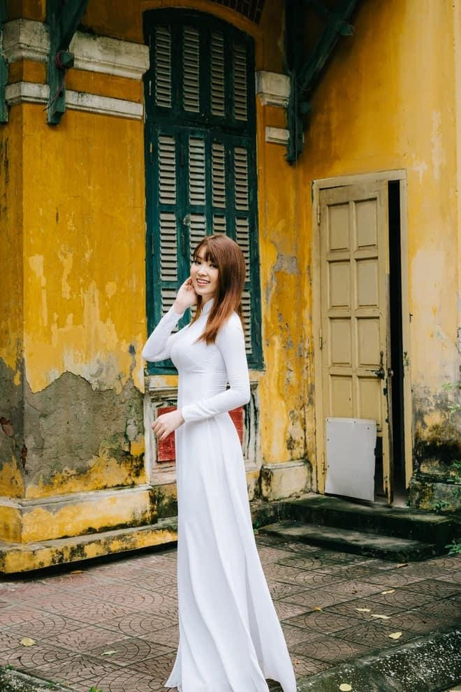 Á hậu Thuỵ Vân gửi lời chúc: "Một kỳ thi tốt nghiệp THPT được tổ chức trong bao khó khăn, nhưng chắc chắn các sỹ tử thi đợt 1 sẽ làm thật tốt".