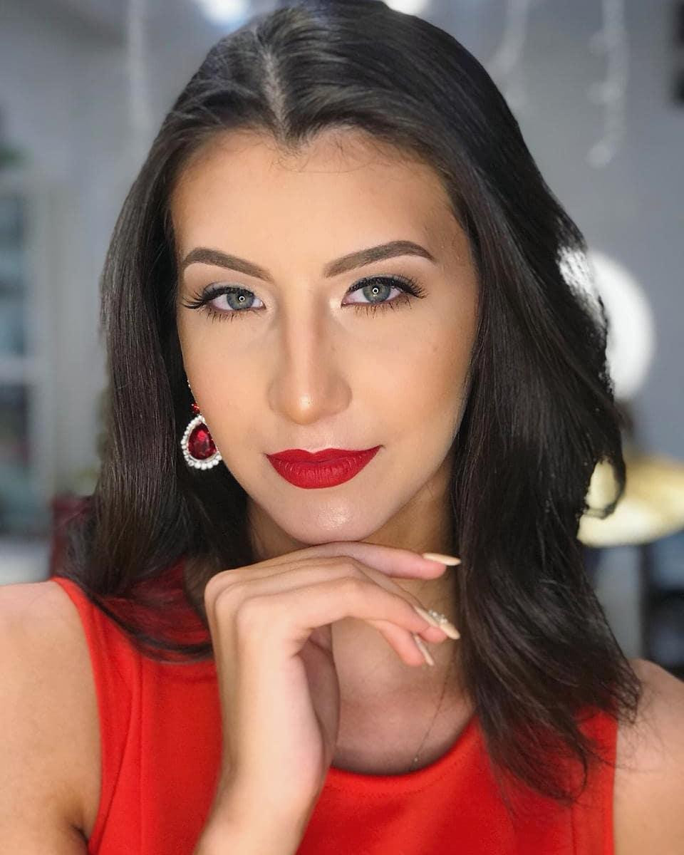 Jimena Sosa năm nay 21 tuổi, cao 1m75, sở hữu vẻ đẹp sắc sảo và cá tính.