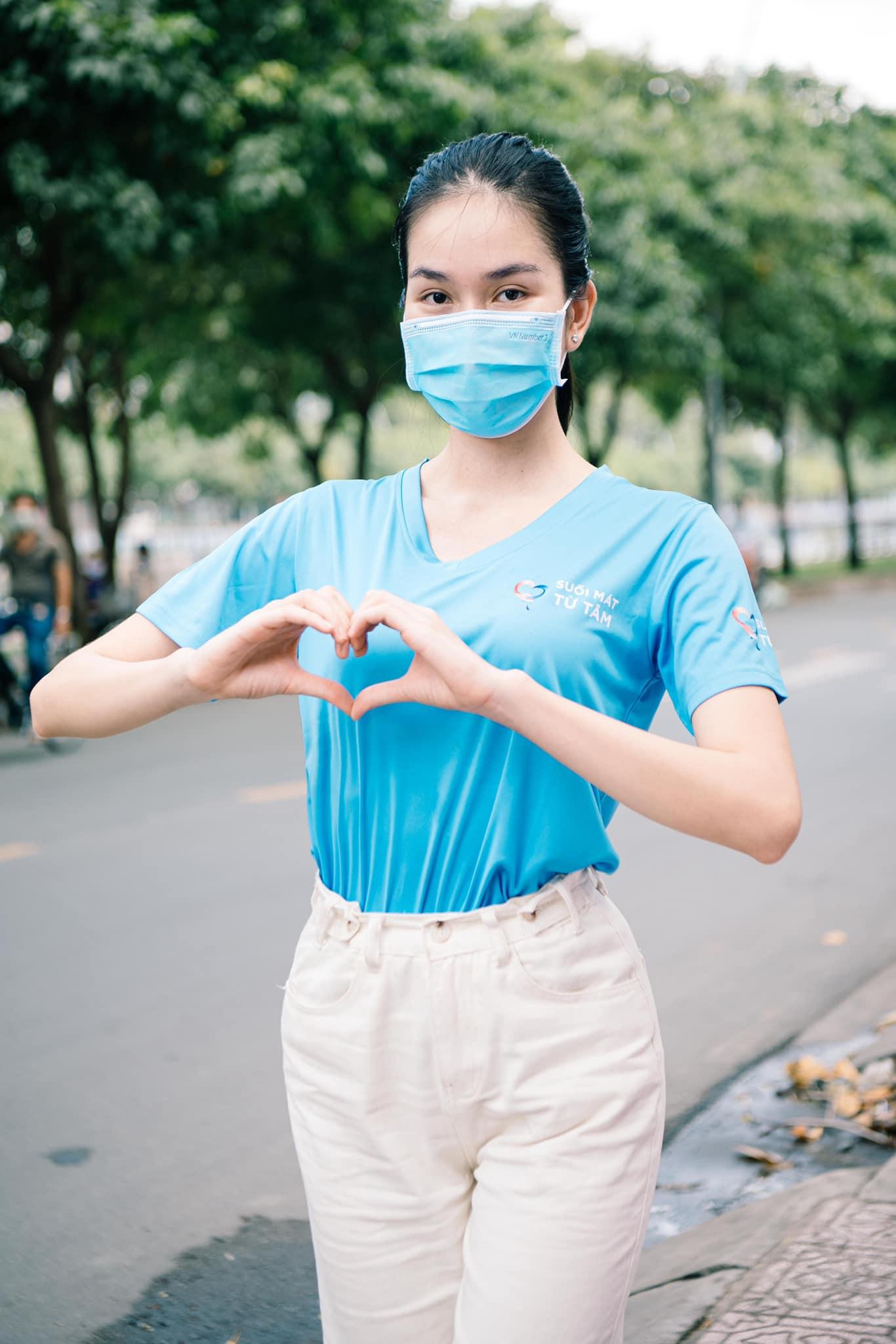 Á hậu Phương Anh cũng rạng rỡ tham dự chương trình.