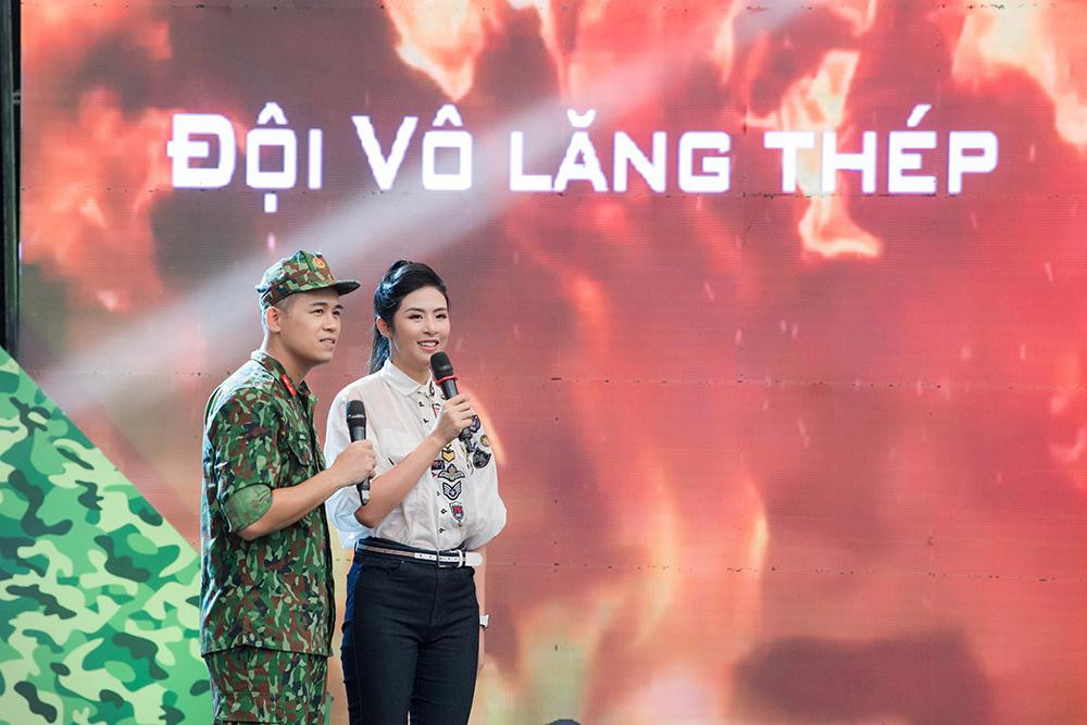 Cô gửi lời cám ơn các chiến sĩ đã luôn hết mình làm nhiệm vụ của tổ quốc. Cô gửi lời cám ơn các chiến sĩ đã luôn hết mình làm nhiệm vụ của tổ quốc.