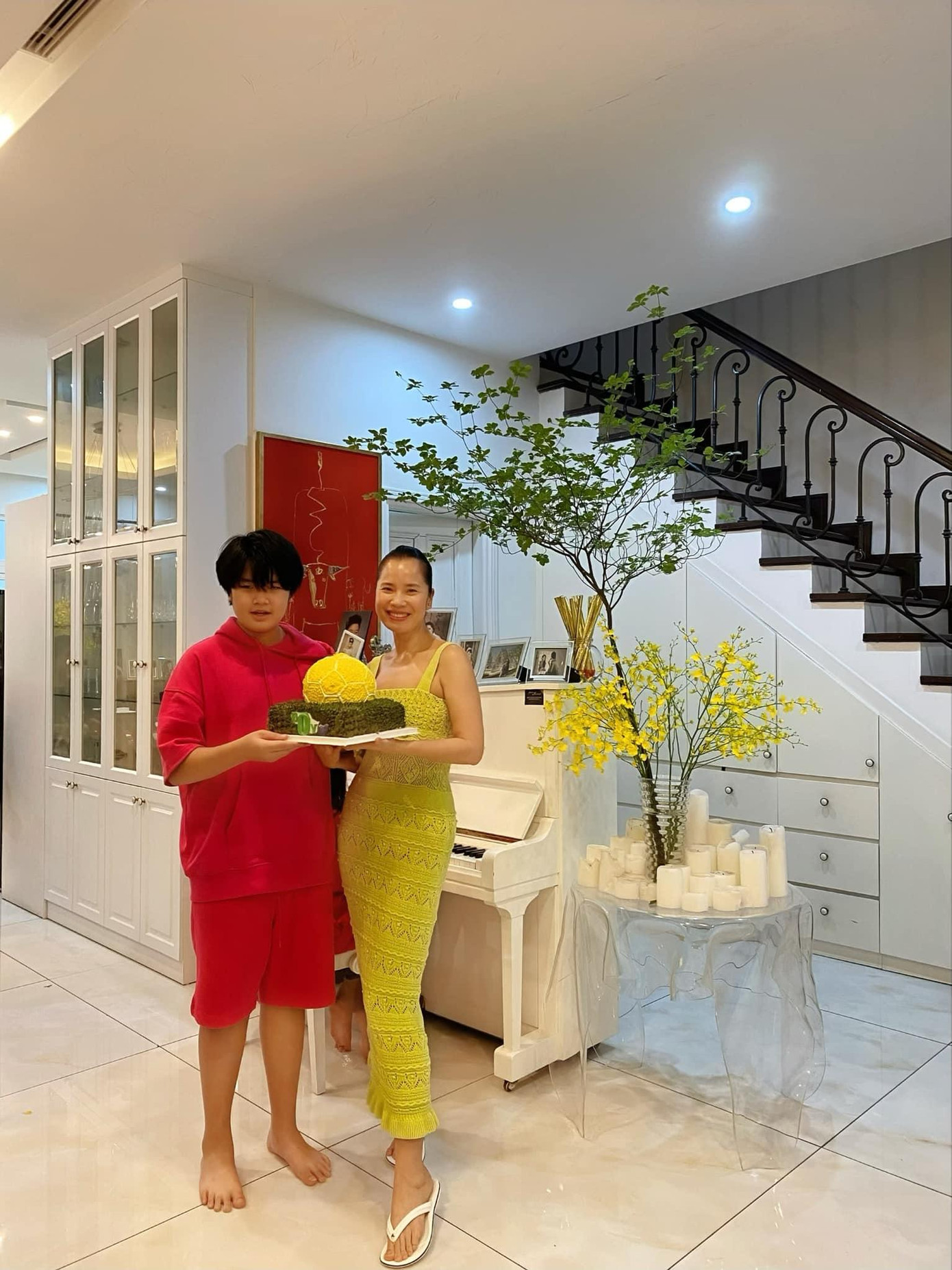 Á hậu Việt Nam 1998 Ngô Thuý Hà tổ chức sinh nhật ấm cúng tại gia cho con trai.