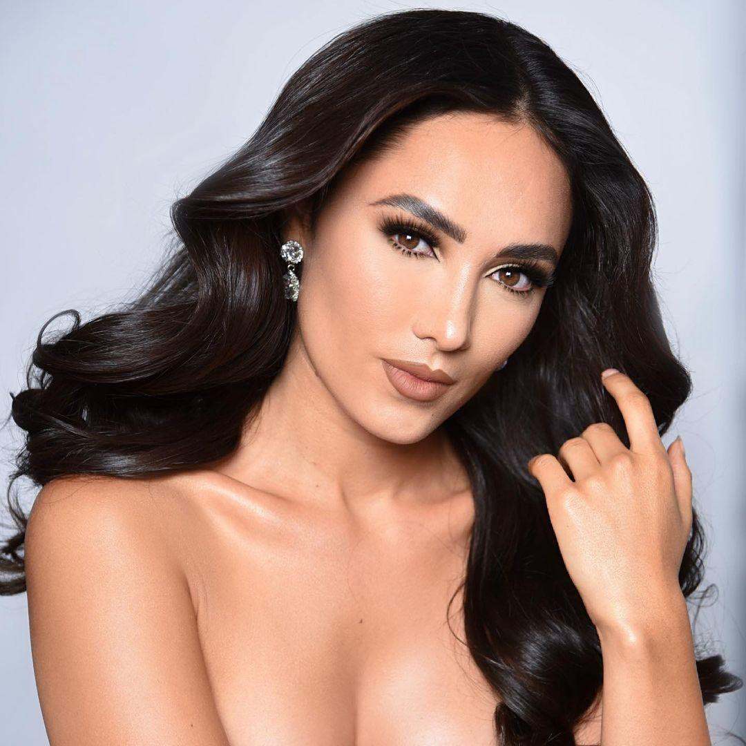 Karolina Vidales hiện được đánh giá là một mỹ nhân Mexico đủ sức nặng để mang về chiến thắng cho quốc gia này tại cuộc thi Miss World năm nay và chắc chắn sẽ là một đối thủ đáng gờm với Hoa hậu Đỗ Thị Hà.