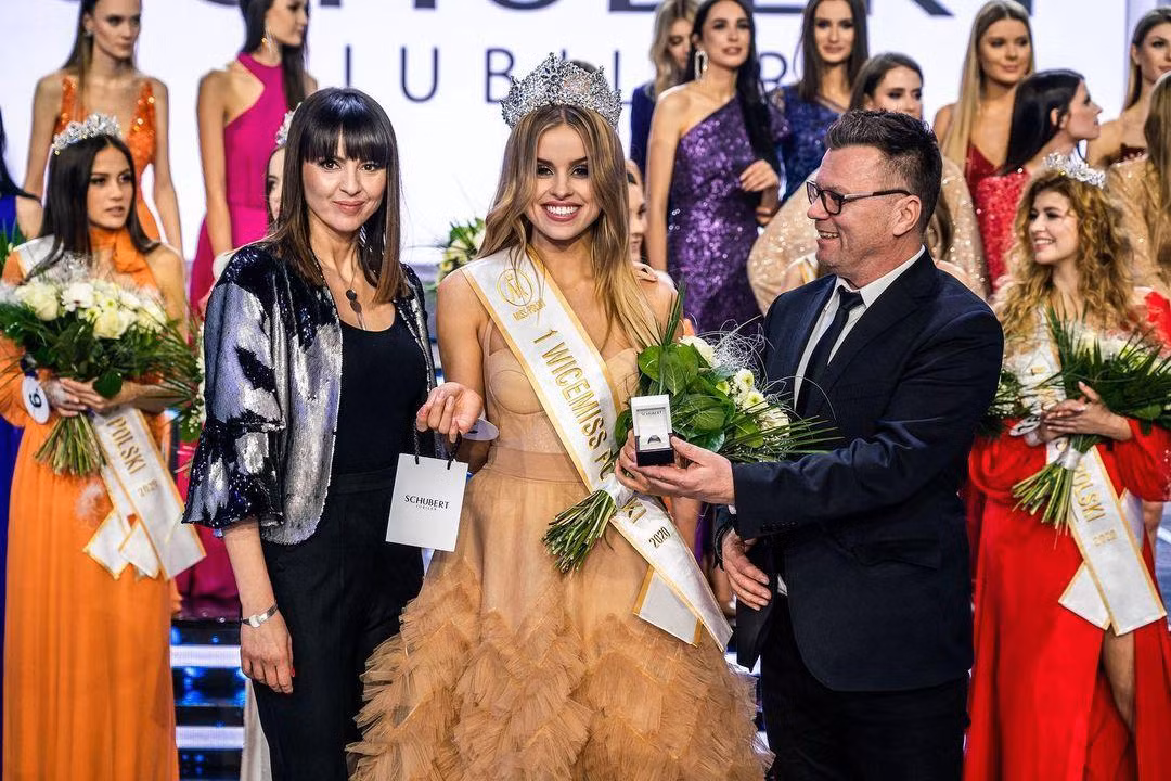 Mới đây, người đẹp Natalia Balicka đã được chỉ định trở thành tân Hoa hậu Siêu quốc gia Ba Lan 2021. Cô sẽ đại diện cho quốc gia tham dự cuộc thi Miss Supranational - Hoa hậu Siêu quốc gia 2021 được tổ chức trên chính quê hương của mình.