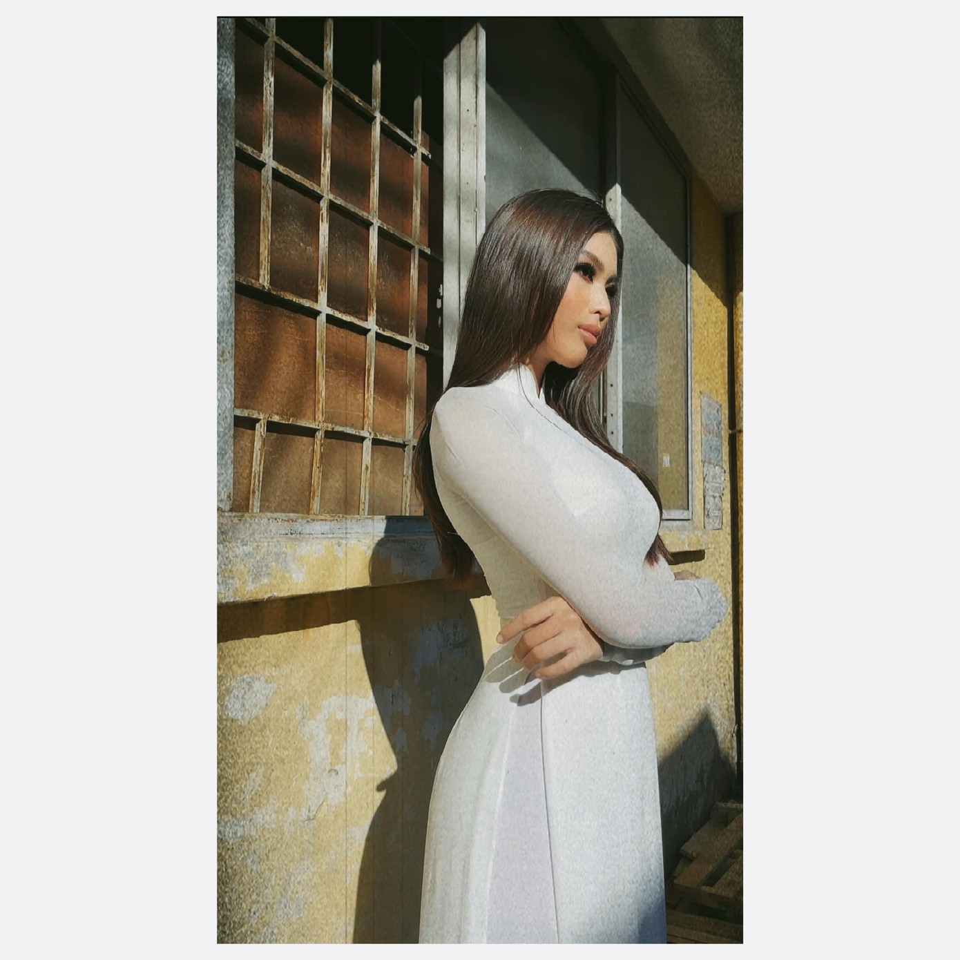 Cô cũng động viên tinh thần các sĩ tử trước khi bước vào thi cử. Cô cũng động viên tinh thần các sĩ tử trước khi bước vào thi cử.