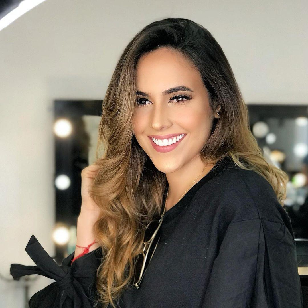 Người đẹp từng đăng quang Miss Globe Venezuela 2017 và là mỹ nhân theo đuổi ước mơ hoa hậu từ khi còn thiếu niên.