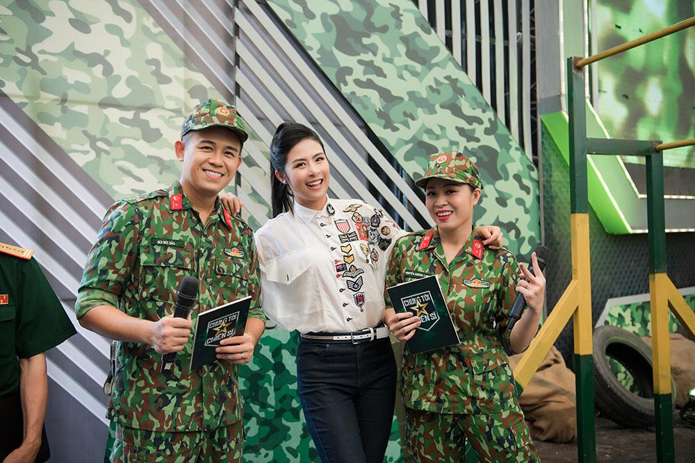 Hoa hậu cho biết, sau 5 năm cô mới trở lại chương trình nên khá háo hức bởi show đã thay đổi format, khách mời không phải ra thao trường mà tham gia thử thách cùng các chiến sĩ tại trường quay ngoài trời của VTV. Hoa hậu cho biết, sau 5 năm cô mới trở lại chương trình nên khá háo hức bởi show đã thay đổi format, khách mời không phải ra thao trường mà tham gia thử thách cùng các chiến sĩ tại trường quay ngoài trời của VTV.