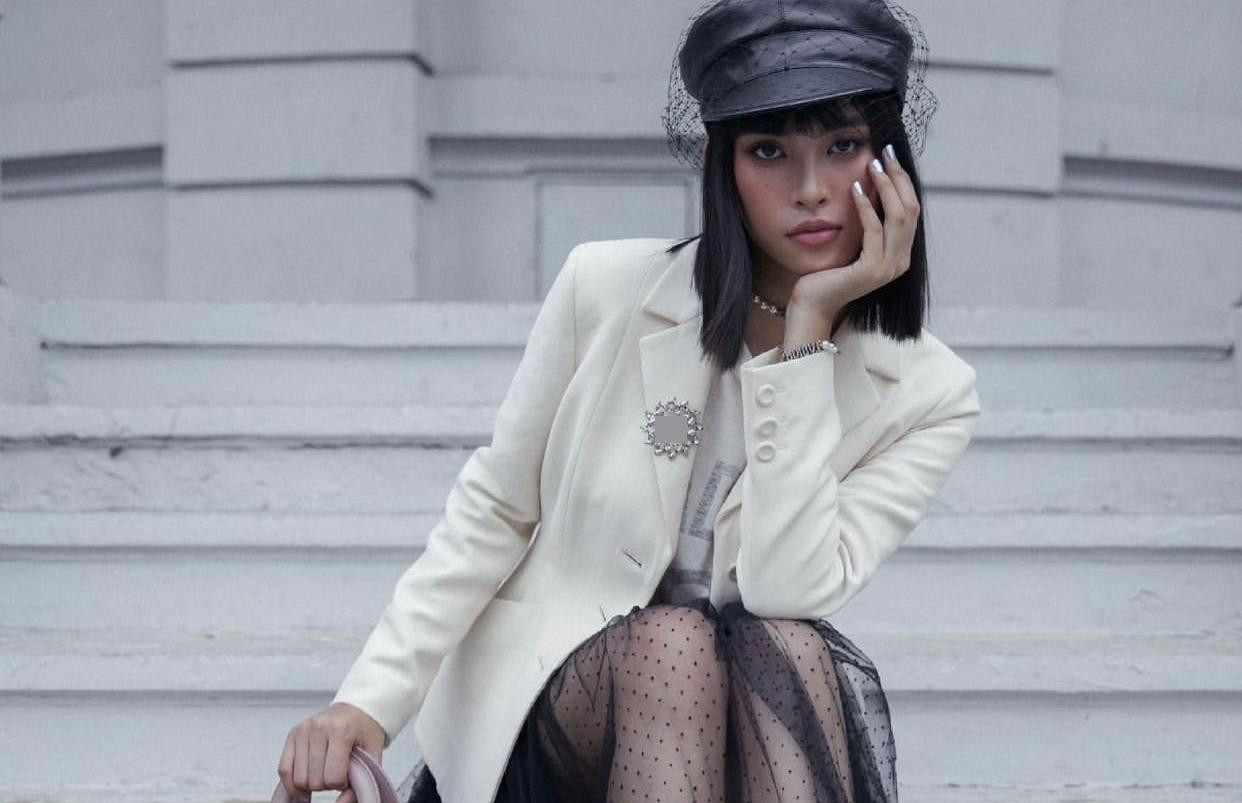 Nàng hậu sinh năm 2000 ngày càng lột xác với phong cách thời trang ấn tượng của mình.