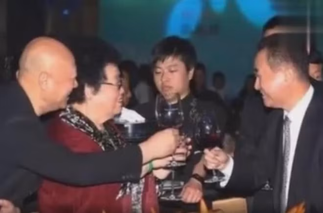 Quyền lực ghê gớm của vợ 'Đường Tăng' khiến nhiều đại gia kính nể ảnh 1