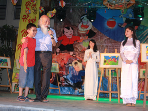 Thầy Văn Như Cương là người trả giá cao nhất cho bức tranh giành giải đặc biệt 