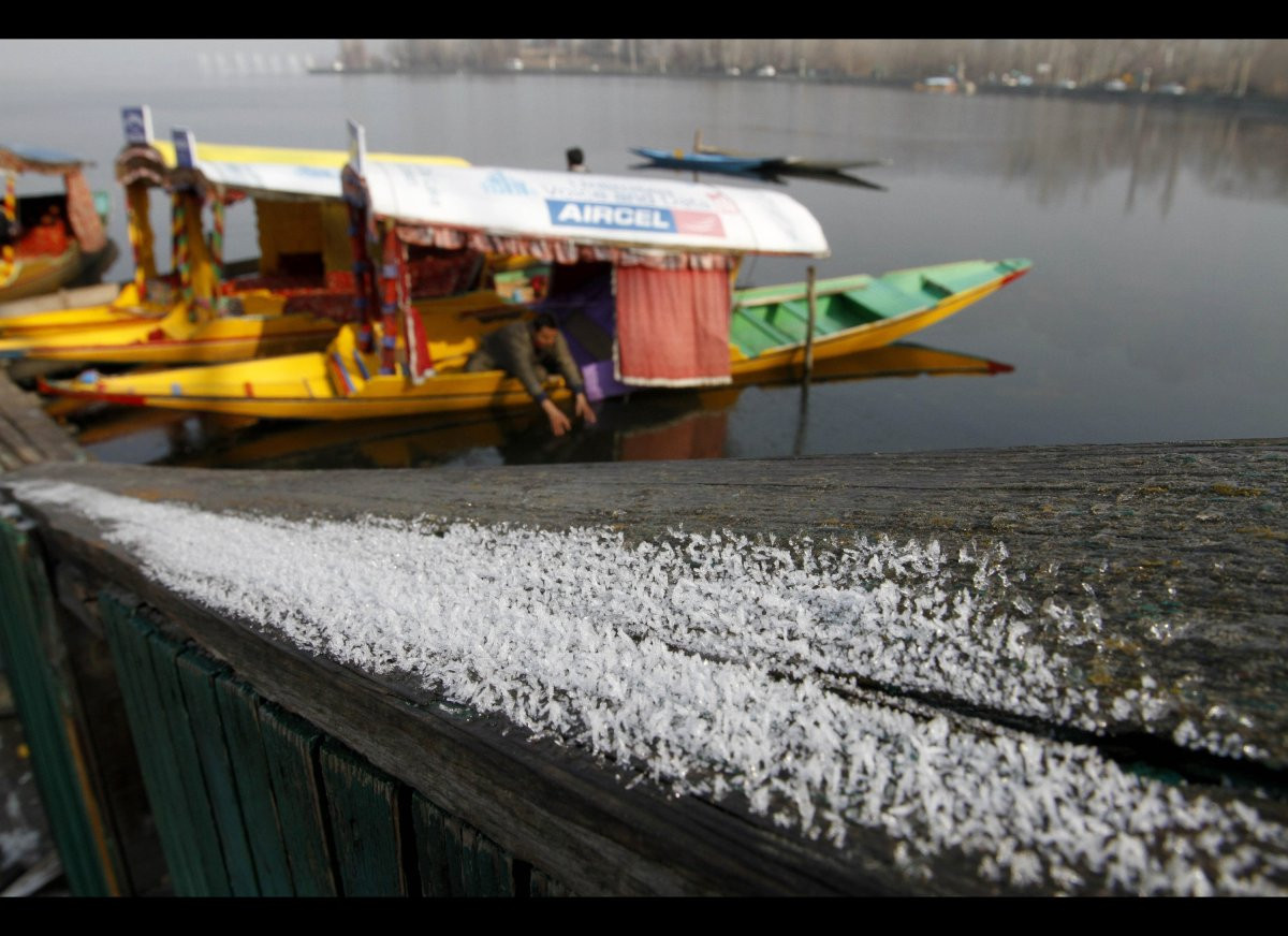 Băng tuyết cũng xuất hiện ở Srinagar, Ấn Độ