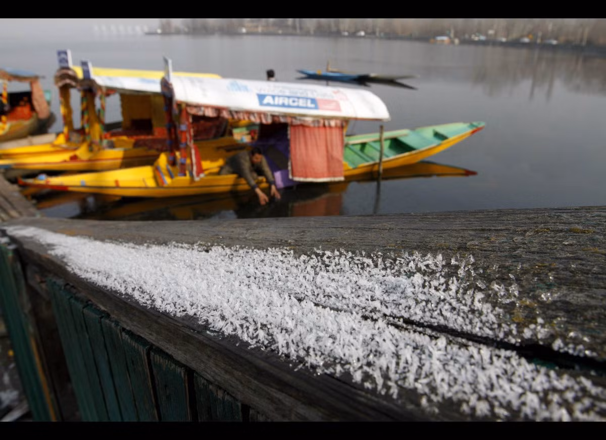 Băng tuyết cũng xuất hiện ở Srinagar, Ấn Độ